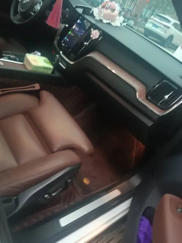 2024 Volvo XC60 2.0T 250HP L4 8AT,autocango,china used car exporter,china ev exporter,chinese used car exporter,chinese used ev exporter