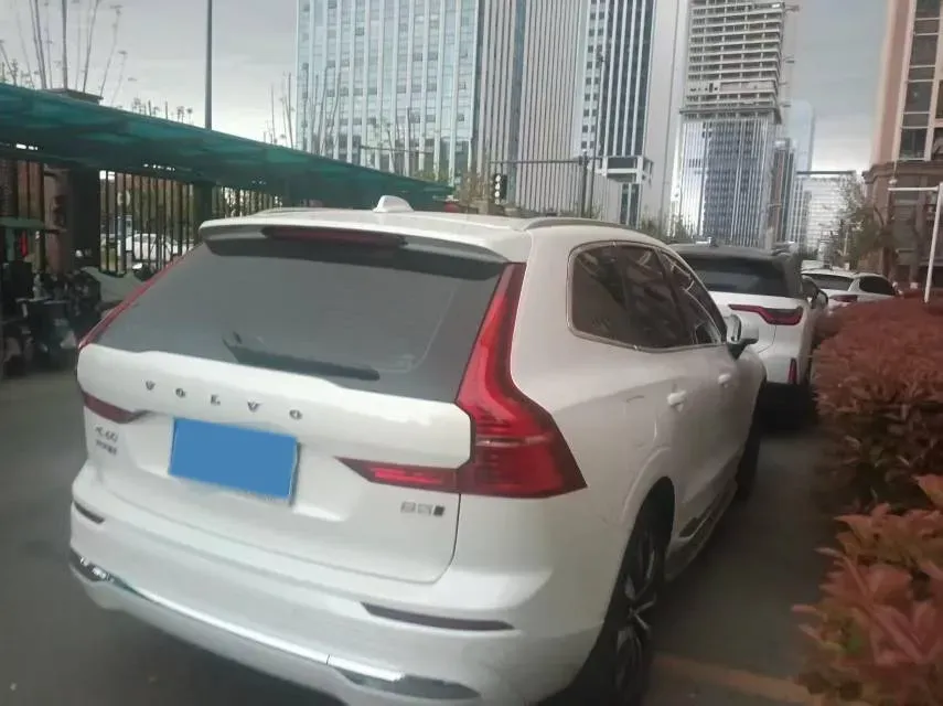 2024 Volvo XC60 2.0T 250HP L4 8AT,autocango,china used car exporter,china ev exporter,chinese used car exporter,chinese used ev exporter