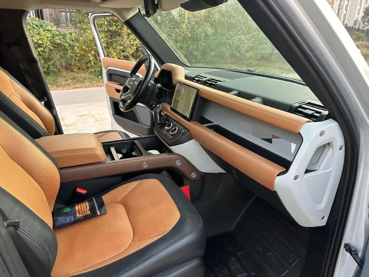 2023 Land Rover Defender 3.0T 400HP L6 8AT,autocango,china used car exporter,china ev exporter,chinese used car exporter,chinese used ev exporter