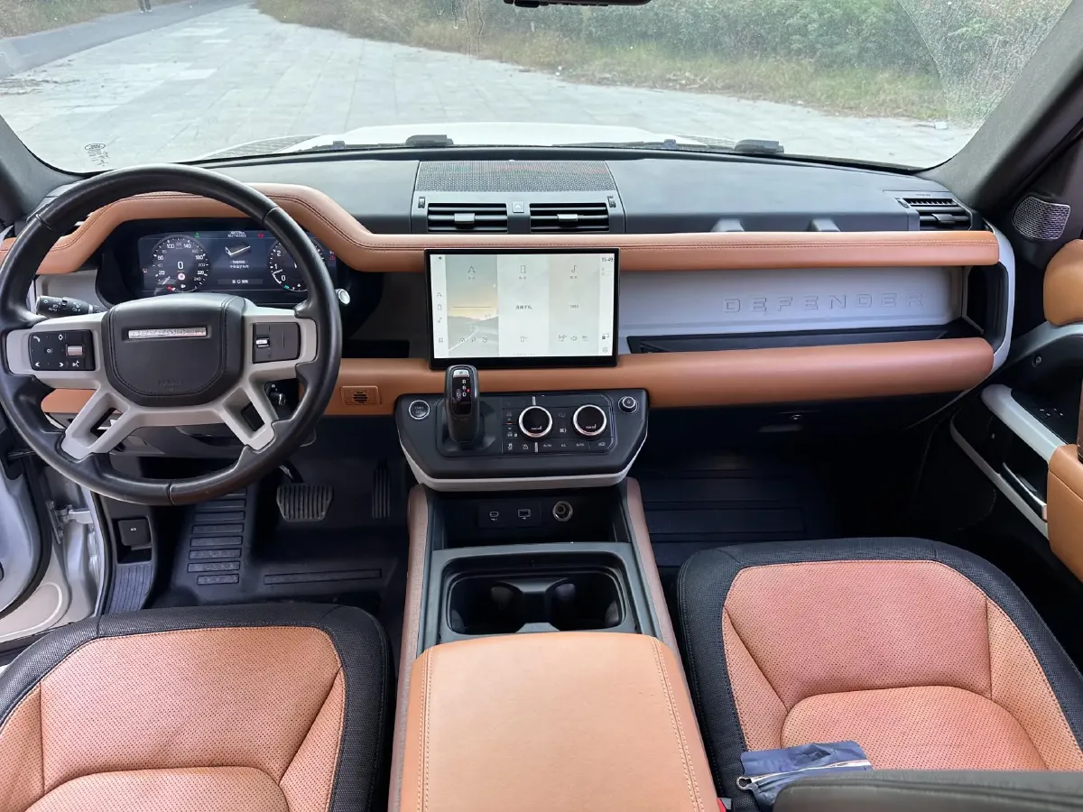 2023 Land Rover Defender 3.0T 400HP L6 8AT,autocango,china used car exporter,china ev exporter,chinese used car exporter,chinese used ev exporter