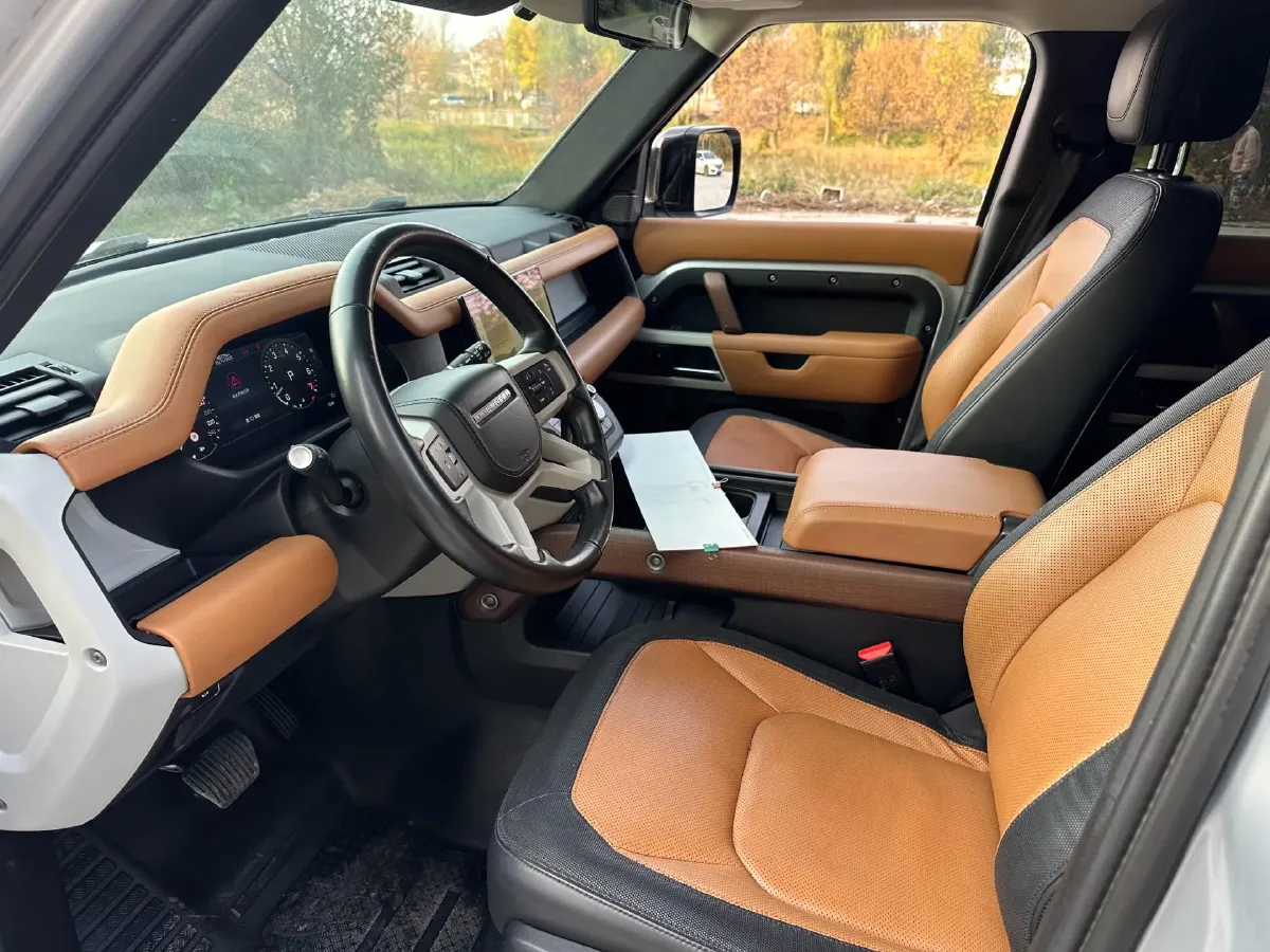 2023 Land Rover Defender 3.0T 400HP L6 8AT,autocango,china used car exporter,china ev exporter,chinese used car exporter,chinese used ev exporter