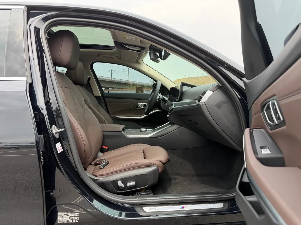 2023 BMW 3 Series 2.0T 184HP L4 8AT,autocango,china used car exporter,china ev exporter,chinese used car exporter,chinese used ev exporter