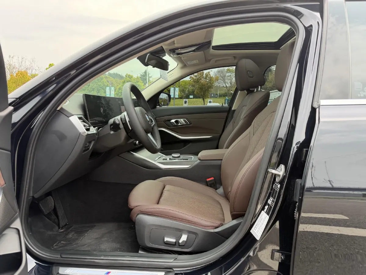 2023 BMW 3 Series 2.0T 184HP L4 8AT,autocango,china used car exporter,china ev exporter,chinese used car exporter,chinese used ev exporter