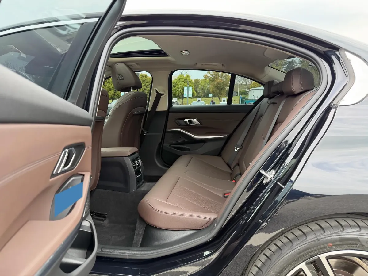 2023 BMW 3 Series 2.0T 184HP L4 8AT,autocango,china used car exporter,china ev exporter,chinese used car exporter,chinese used ev exporter