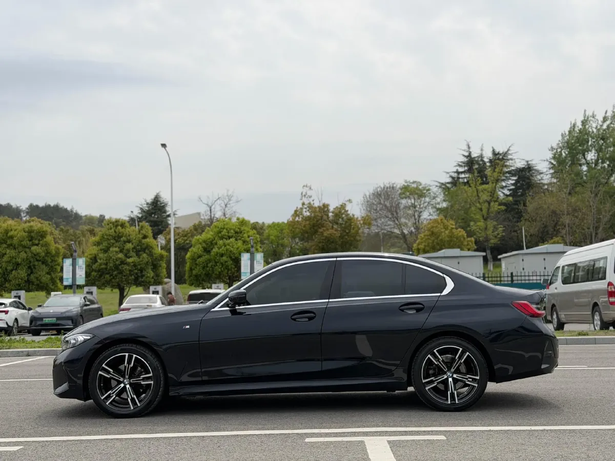 2023 BMW 3 Series 2.0T 184HP L4 8AT,autocango,china used car exporter,china ev exporter,chinese used car exporter,chinese used ev exporter