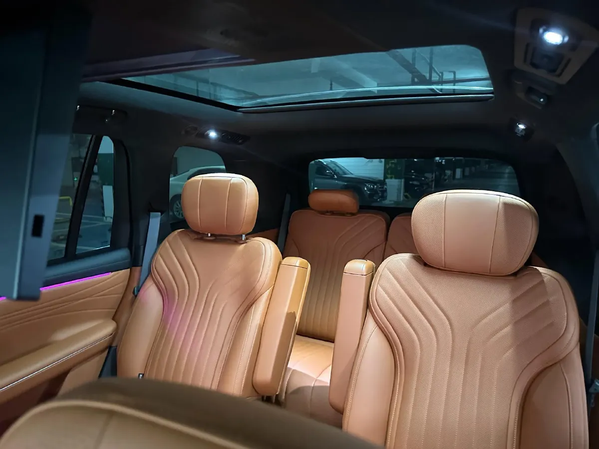 2025 Volkswagen Tiguan L 2.0T 220HP L4 7DCT,autocango,china used car exporter,china ev exporter,chinese used car exporter,chinese used ev exporter