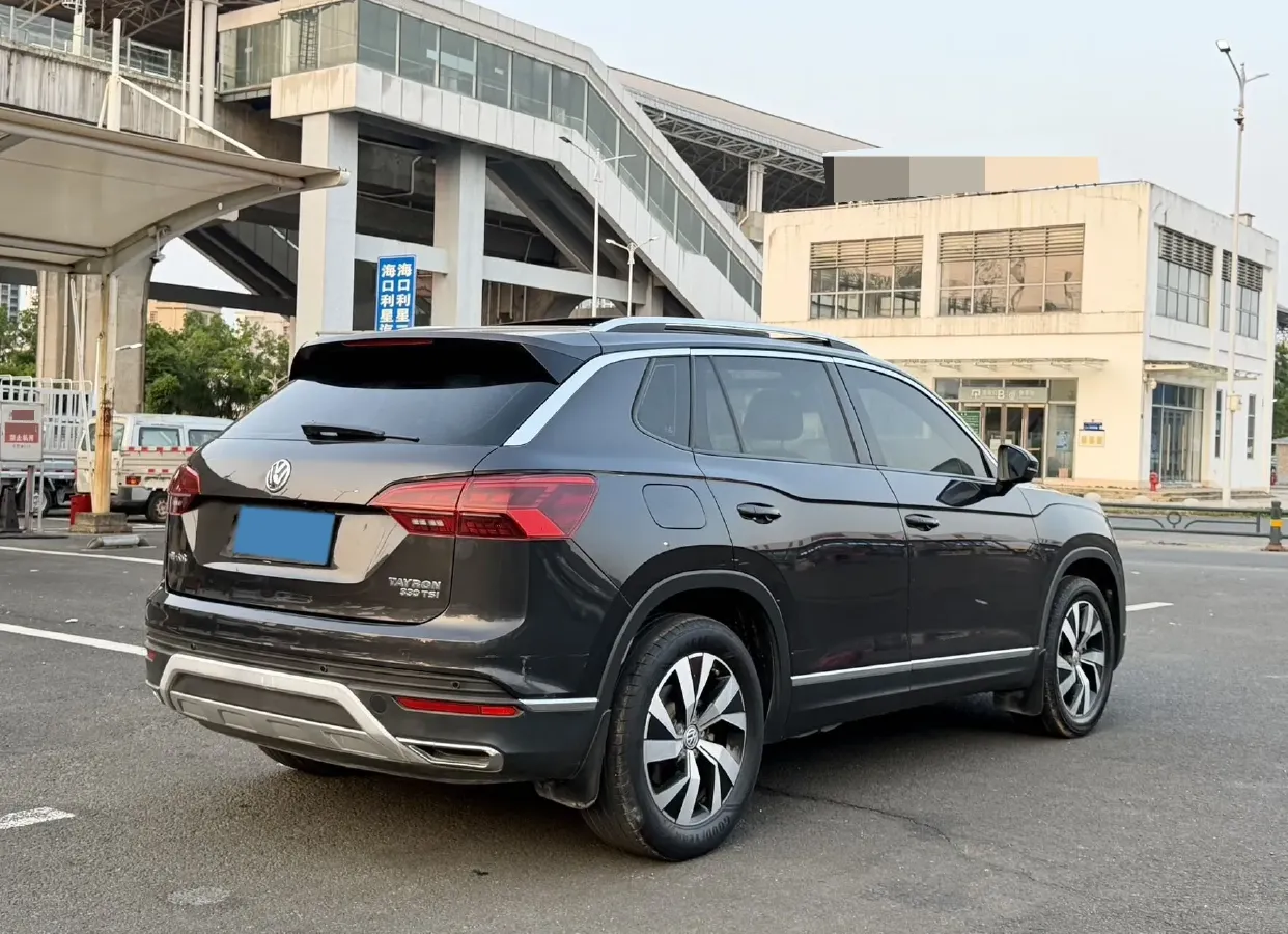 2019 Jeep Cherokee 2.0T 234HP L4 9AT,autocango,china used car exporter,china ev exporter,chinese used car exporter,chinese used ev exporter