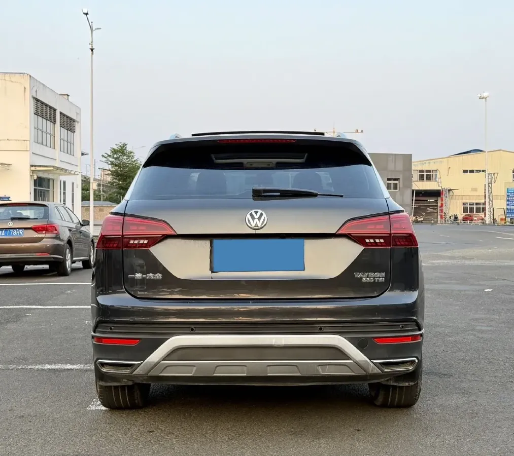 2019 Jeep Cherokee 2.0T 234HP L4 9AT,autocango,china used car exporter,china ev exporter,chinese used car exporter,chinese used ev exporter