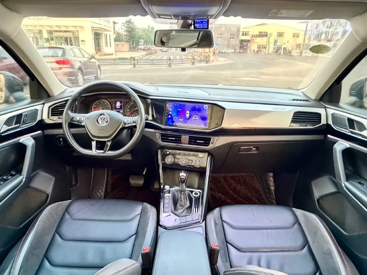 2019 Jeep Cherokee 2.0T 234HP L4 9AT,autocango,china used car exporter,china ev exporter,chinese used car exporter,chinese used ev exporter