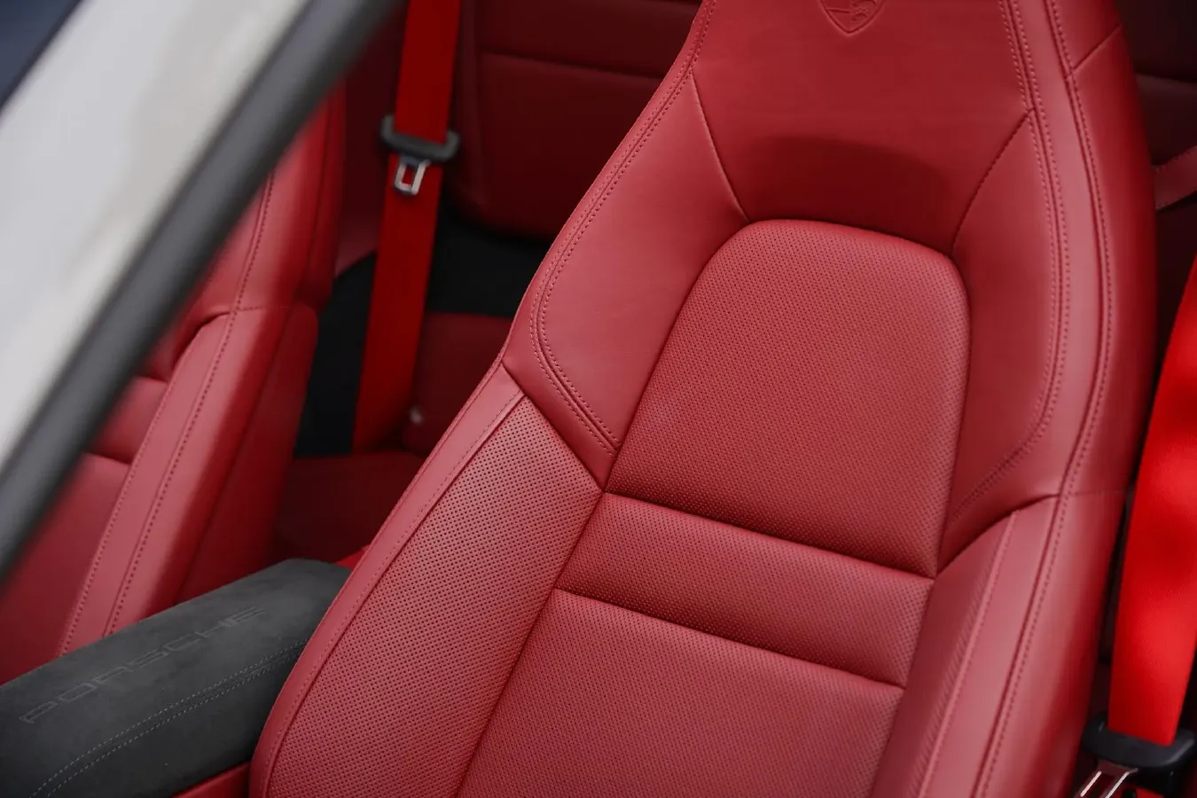 2023 Porsche 911 3.0T 450HP H6 8DCT,autocango,china used car exporter,china ev exporter,chinese used car exporter,chinese used ev exporter