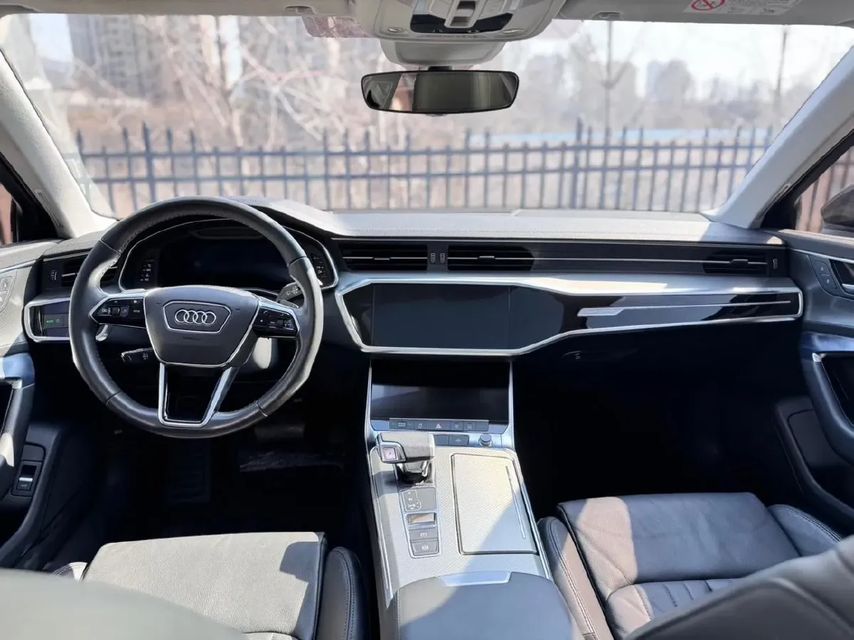 2020 Audi A6L 2.0T 224HP L4 7DCT,autocango,china used car exporter,china ev exporter,chinese used car exporter,chinese used ev exporter