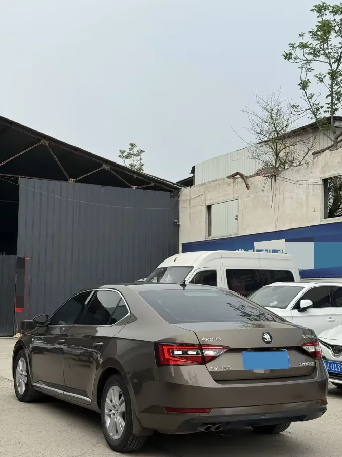 2016 Skoda Superb 1.8T 180HP L4 7DCT,autocango,china used car exporter,china ev exporter,chinese used car exporter,chinese used ev exporter
