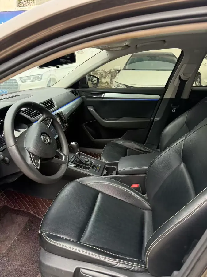 2016 Skoda Superb 1.8T 180HP L4 7DCT,autocango,china used car exporter,china ev exporter,chinese used car exporter,chinese used ev exporter