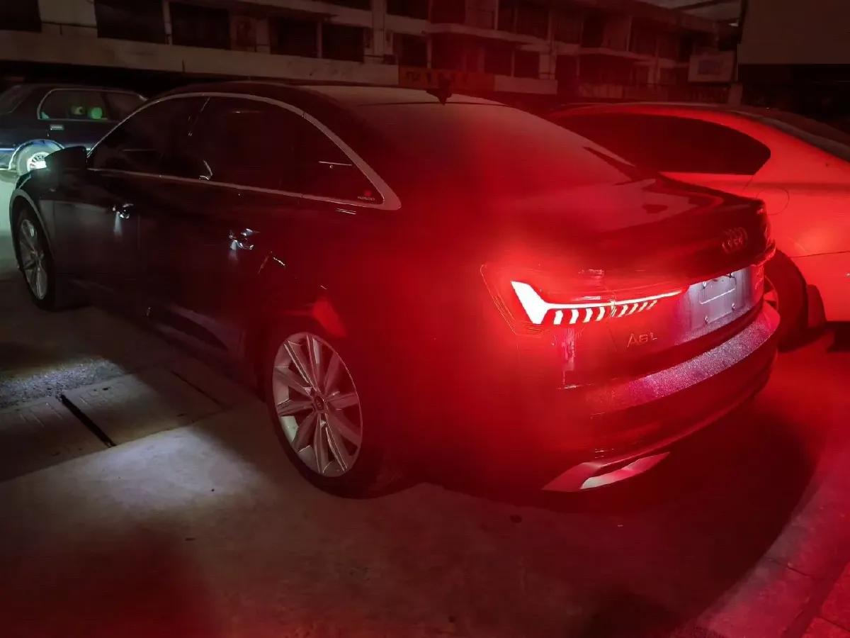 2024 Audi A6L 2.0T 245HP L4 7DCT,autocango,china used car exporter,china ev exporter,chinese used car exporter,chinese used ev exporter