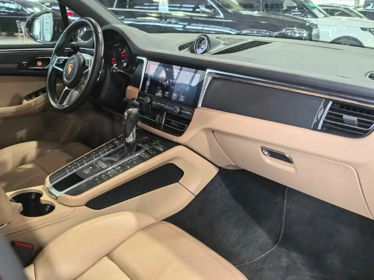 2021 Porsche Macan 2.0T 252HP L4 7DCT,autocango,china used car exporter,china ev exporter,chinese used car exporter,chinese used ev exporter