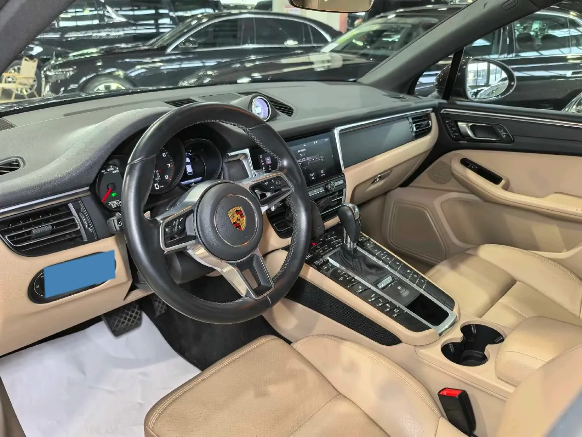 2021 Porsche Macan 2.0T 252HP L4 7DCT,autocango,china used car exporter,china ev exporter,chinese used car exporter,chinese used ev exporter