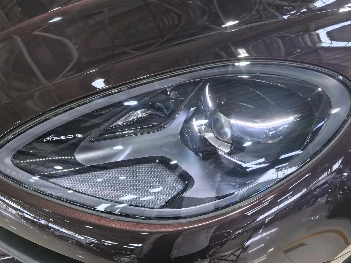 2021 Porsche Macan 2.0T 252HP L4 7DCT,autocango,china used car exporter,china ev exporter,chinese used car exporter,chinese used ev exporter