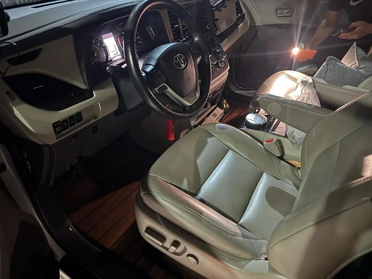 2019 Toyota Avalon 2.0L 178HP L4 CVT,autocango,china used car exporter,china ev exporter,chinese used car exporter,chinese used ev exporter