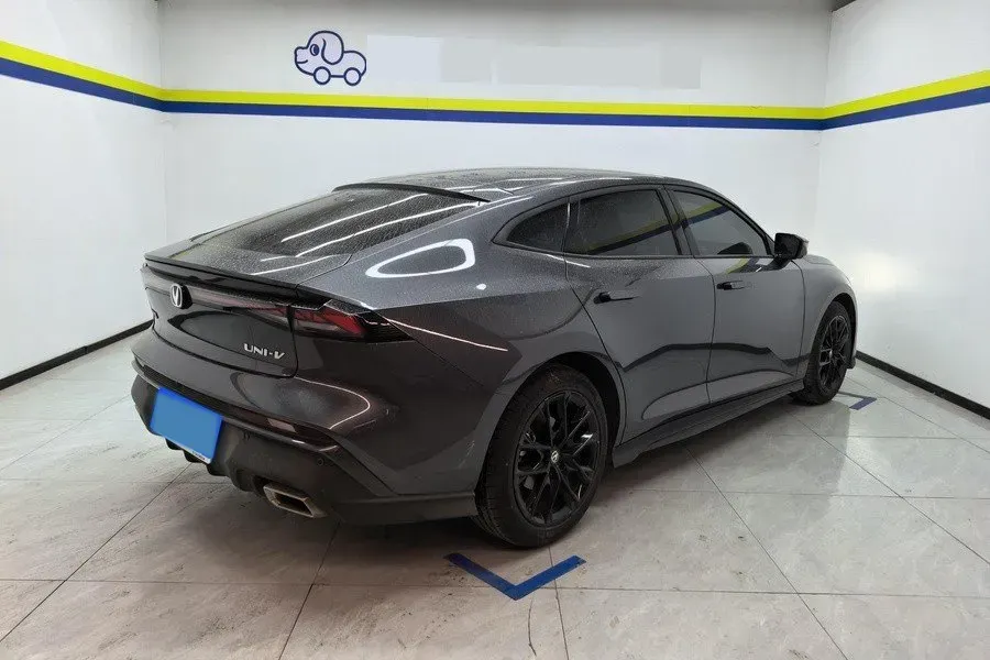 2024 ChangAn UNI-V 1.5T 188HP L4 7DCT,autocango,china used car exporter,china ev exporter,chinese used car exporter,chinese used ev exporter