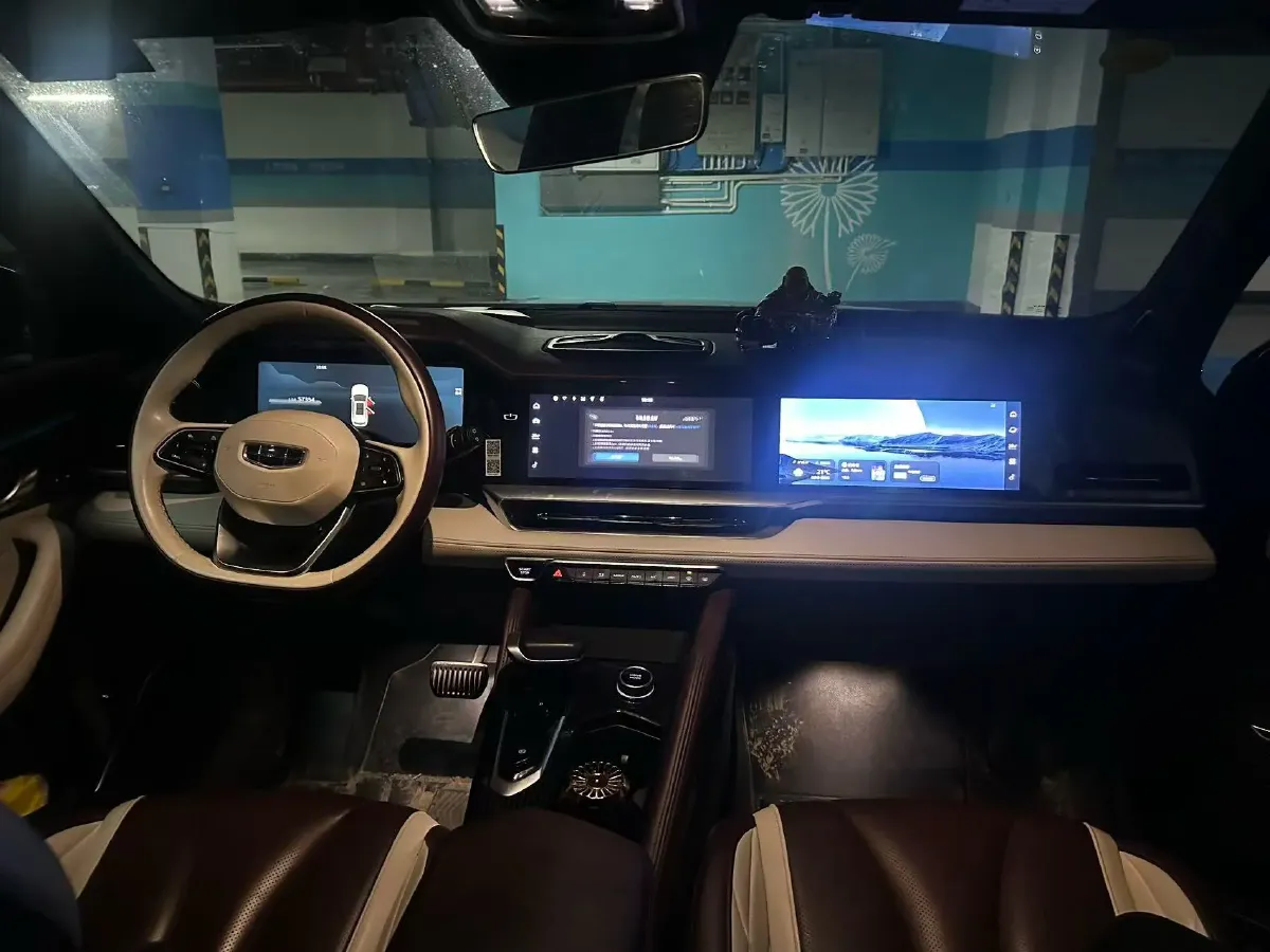 2021 Geely Monjaro 2.0T 218HP L4 7DCT,autocango,china used car exporter,china ev exporter,chinese used car exporter,chinese used ev exporter