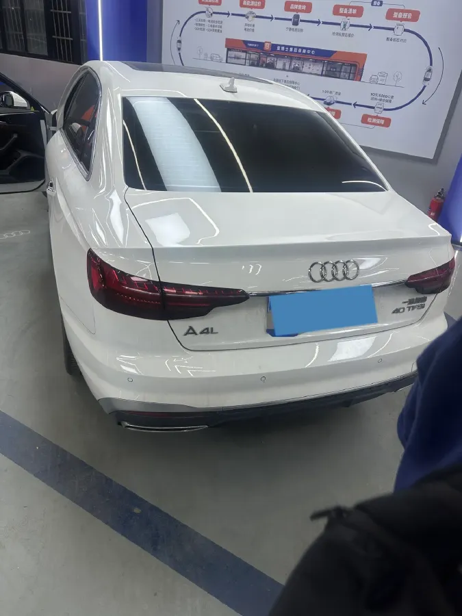 2023 Audi A4L 2.0T 190HP L4 7DCT,autocango,china used car exporter,china ev exporter,chinese used car exporter,chinese used ev exporter