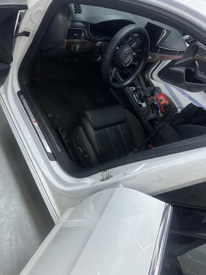 2023 Audi A4L 2.0T 190HP L4 7DCT,autocango,china used car exporter,china ev exporter,chinese used car exporter,chinese used ev exporter