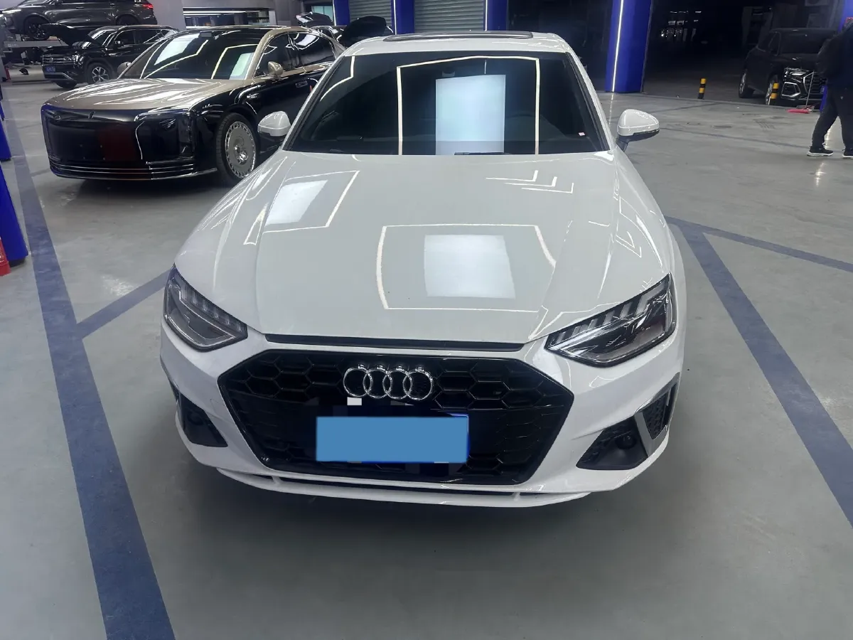 2023 Audi A4L 2.0T 190HP L4 7DCT,autocango,china used car exporter,china ev exporter,chinese used car exporter,chinese used ev exporter