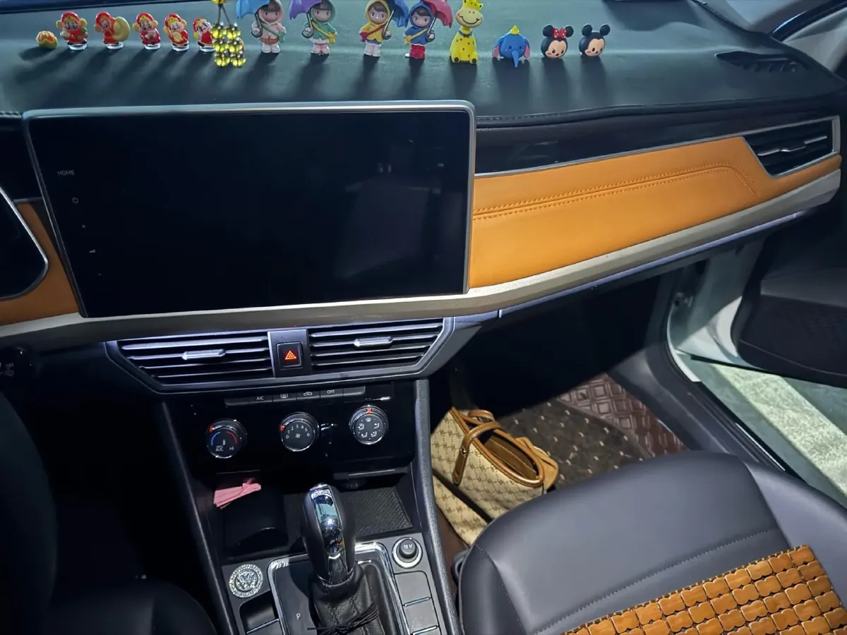 2023 Volkswagen Bora 1.2T 116HP L4 7DCT,autocango,china used car exporter,china ev exporter,chinese used car exporter,chinese used ev exporter