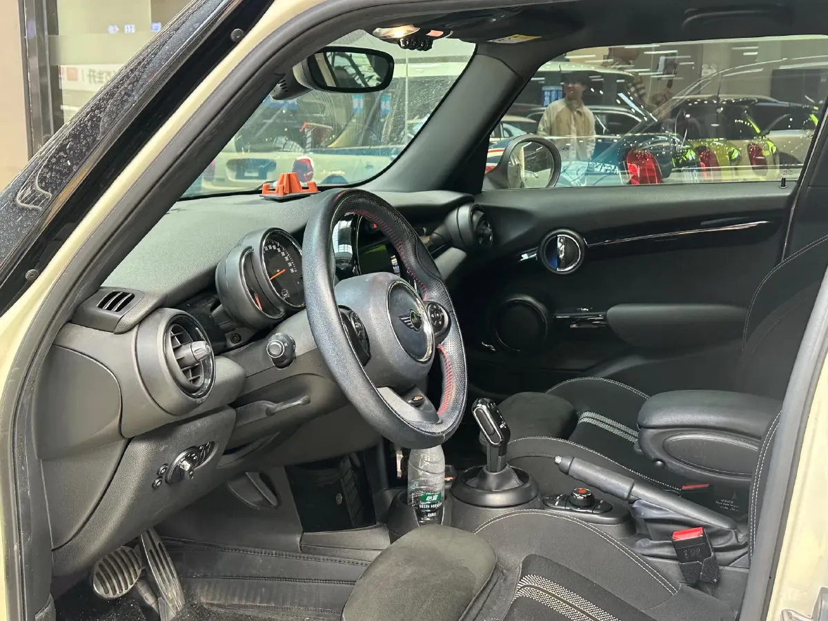 2018 MINI MINI 1.5T 136HP L3 6AT,autocango,china used car exporter,china ev exporter,chinese used car exporter,chinese used ev exporter