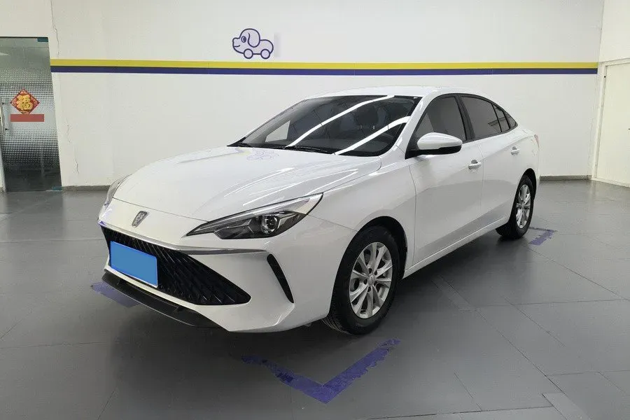 2023 Roewe i5 1.5L 129HP L4 5MT,autocango,china used car exporter,china ev exporter,chinese used car exporter,chinese used ev exporter