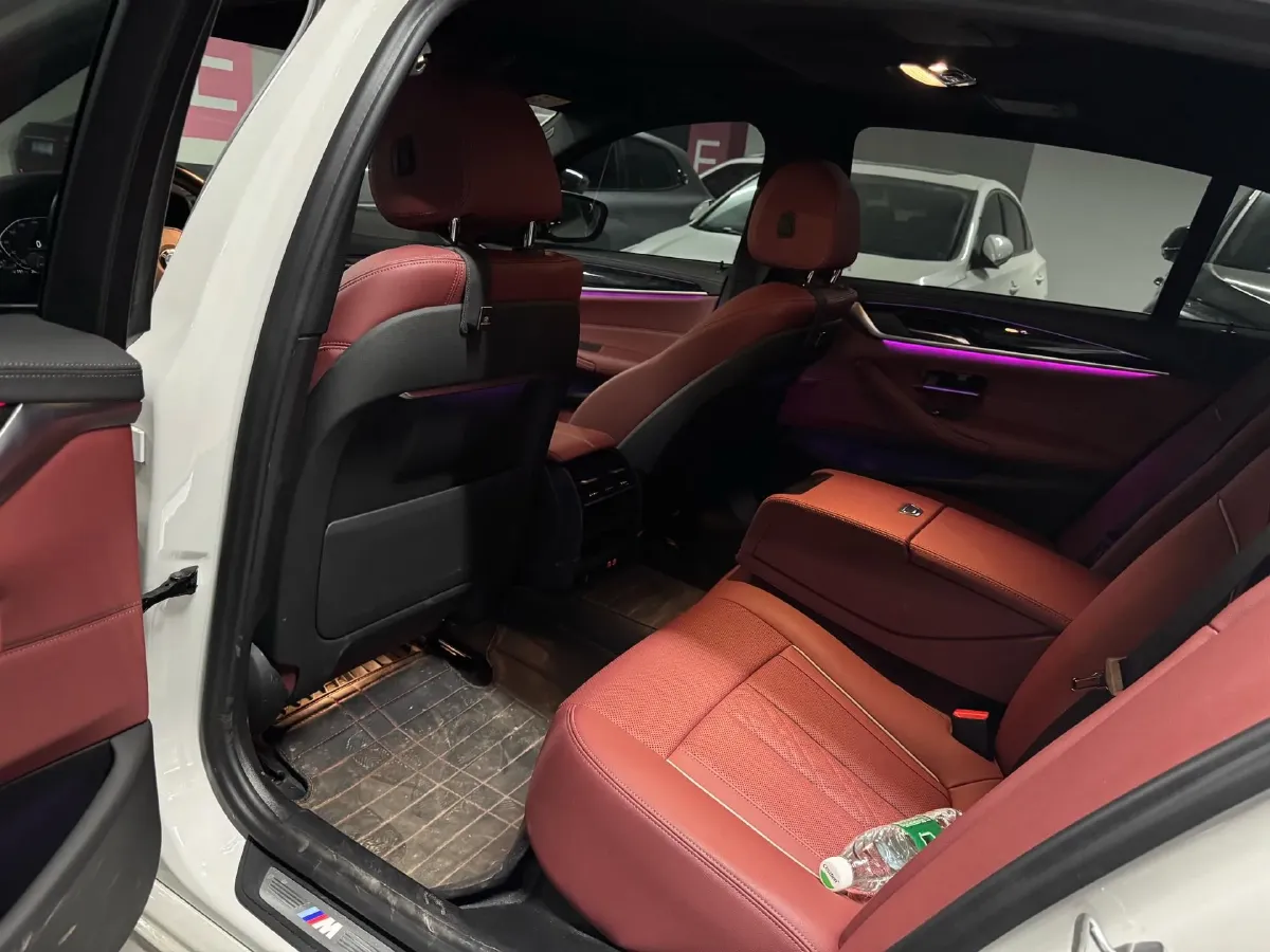 2022 BMW 5 Series 2.0T 184HP L4 8AT,autocango,china used car exporter,china ev exporter,chinese used car exporter,chinese used ev exporter