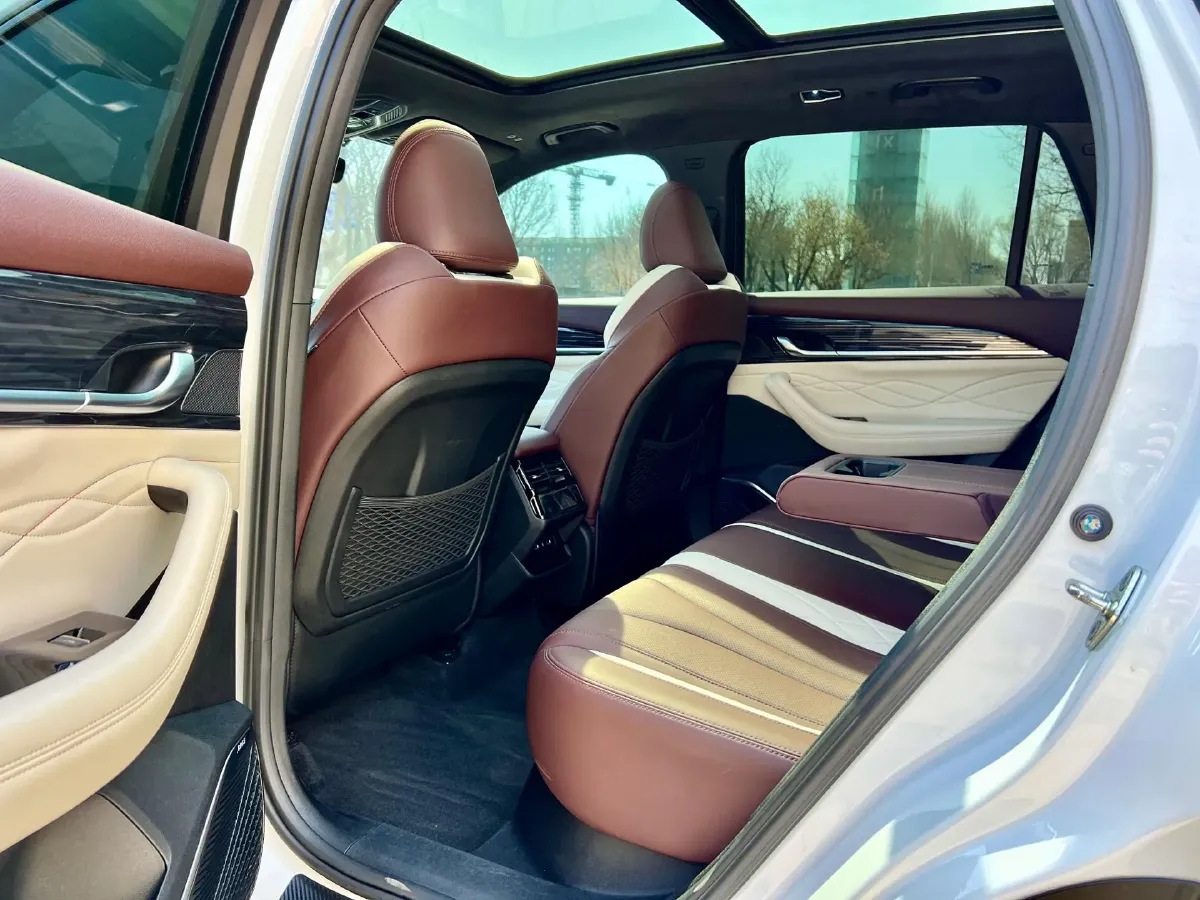 2021 Geely Monjaro 2.0T 218HP L4 7DCT,autocango,china used car exporter,china ev exporter,chinese used car exporter,chinese used ev exporter