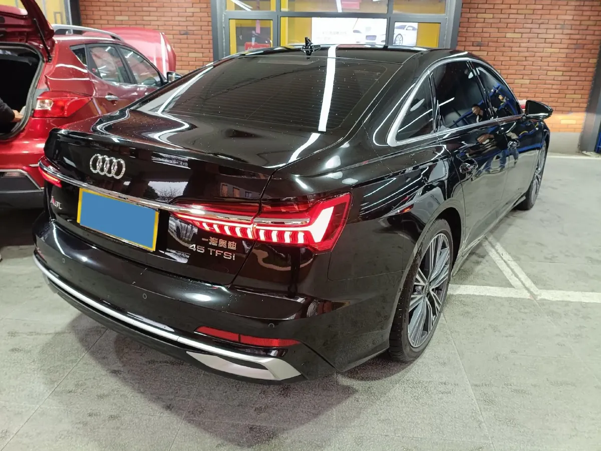 2023 Audi A6L 2.0T 245HP L4 7DCT,autocango,china used car exporter,china ev exporter,chinese used car exporter,chinese used ev exporter