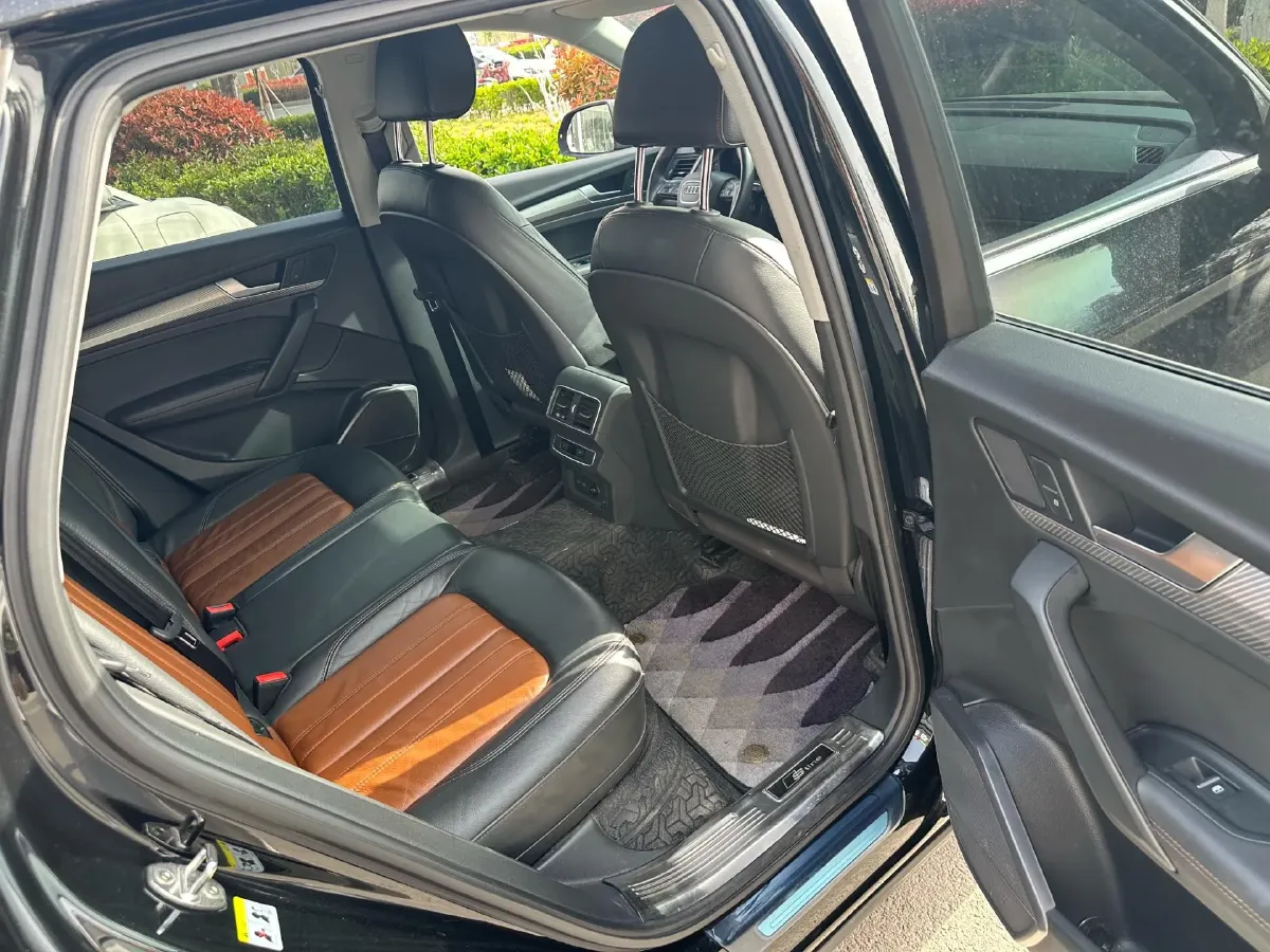 2020 Audi Q5L 2.0T 252HP L4 7DCT,autocango,china used car exporter,china ev exporter,chinese used car exporter,chinese used ev exporter