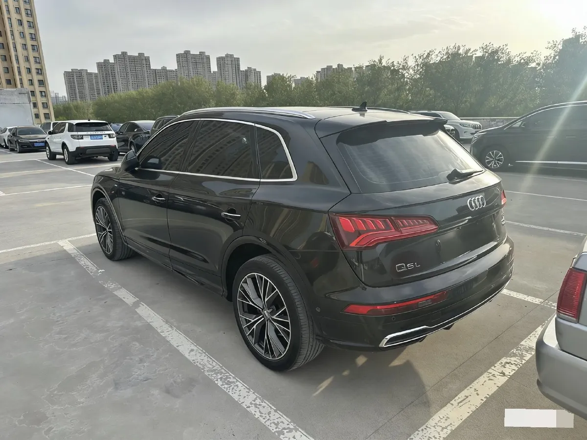 2020 Audi Q5L 2.0T 252HP L4 7DCT,autocango,china used car exporter,china ev exporter,chinese used car exporter,chinese used ev exporter