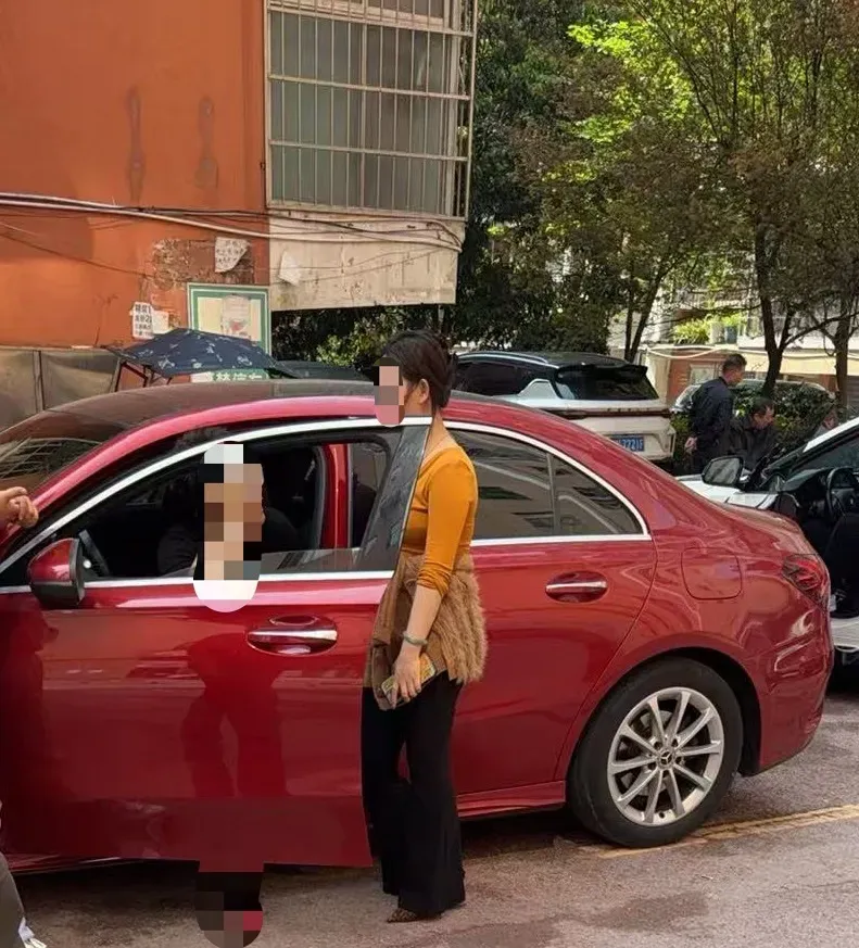 2020 Mercedes-Benz A Class 1.3T 163HP L4 7DCT,autocango,china used car exporter,china ev exporter,chinese used car exporter,chinese used ev exporter