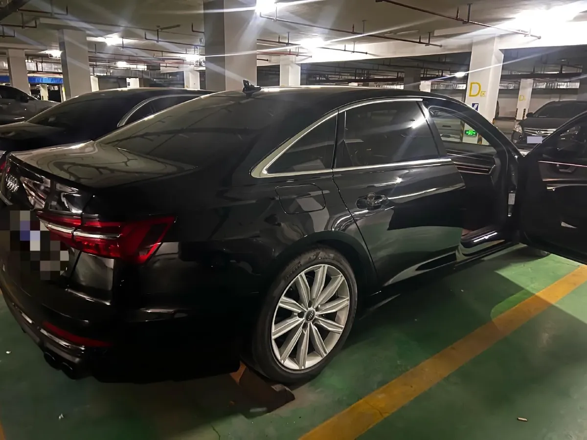 2021 Audi A6L 2.0T 224HP L4 7DCT,autocango,china used car exporter,china ev exporter,chinese used car exporter,chinese used ev exporter