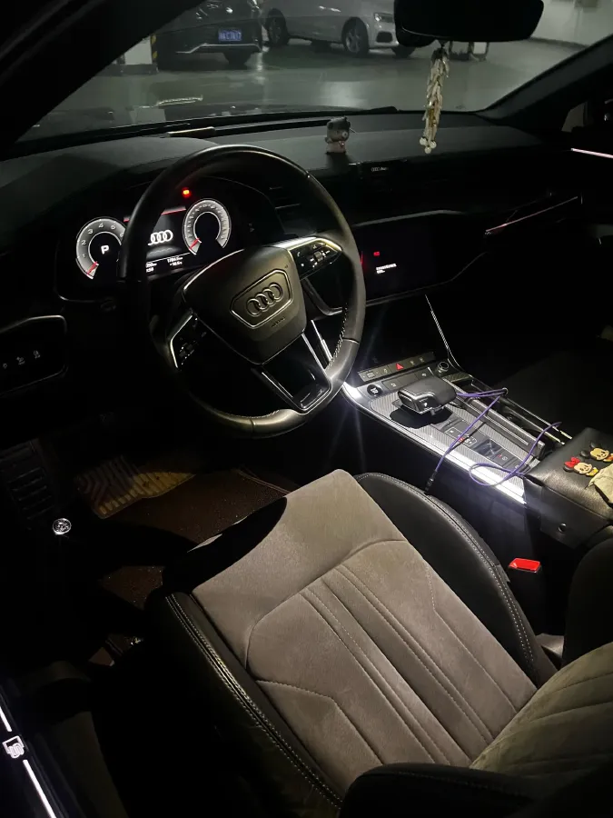 2021 Audi A6L 2.0T 224HP L4 7DCT,autocango,china used car exporter,china ev exporter,chinese used car exporter,chinese used ev exporter