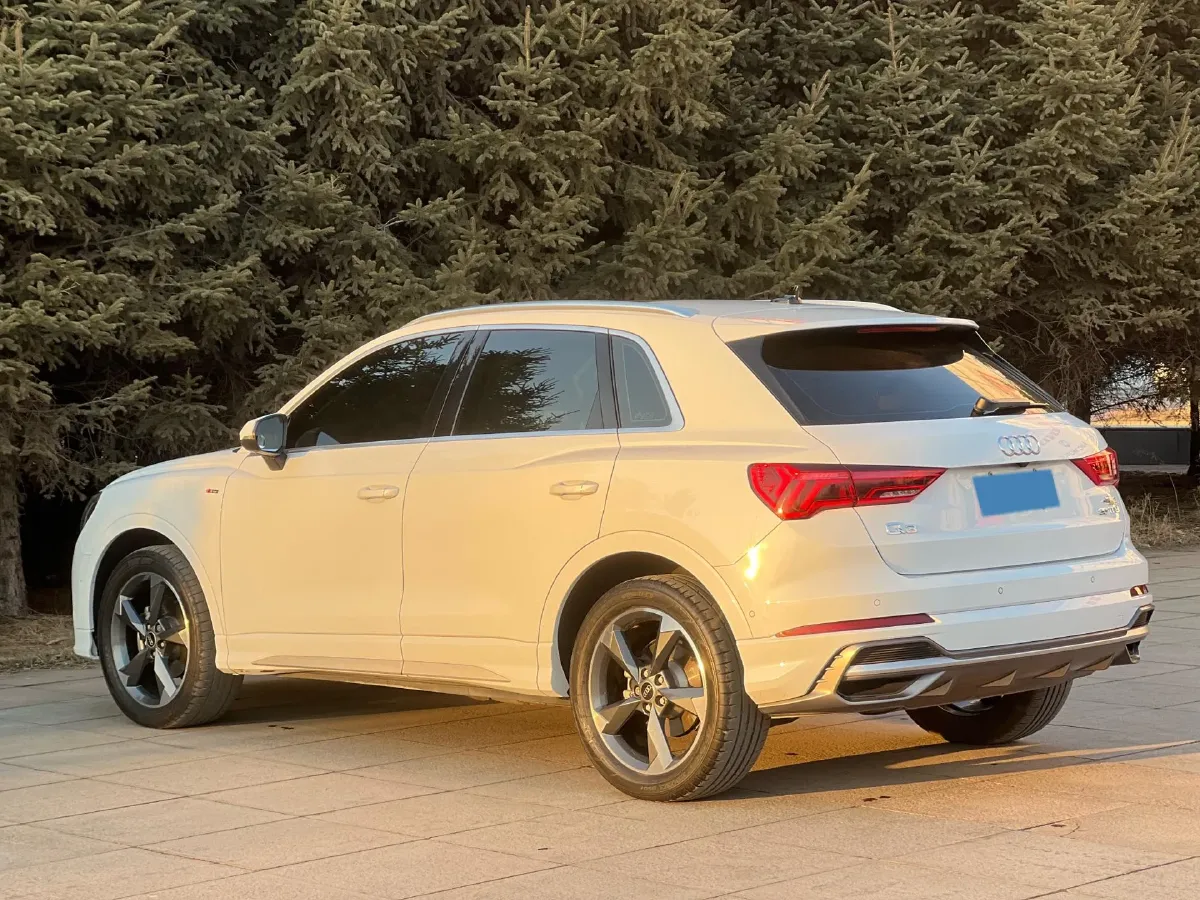 2022 Audi Q3 1.4T 150HP L4 7DCT,autocango,china used car exporter,china ev exporter,chinese used car exporter,chinese used ev exporter