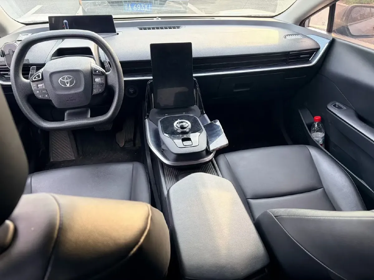 2023 Toyota bZ3 BEV 49.92KWH,autocango,china used car exporter,china ev exporter,chinese used car exporter,chinese used ev exporter