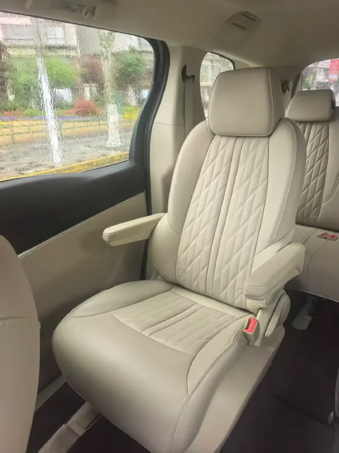 2023 Buick GL8 2.0T 237HP L4 9AT,autocango,china used car exporter,china ev exporter,chinese used car exporter,chinese used ev exporter