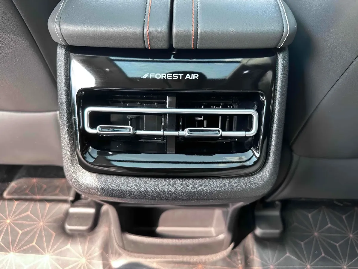 2021 ChangAn UNI-K 2.0T 233HP L4 8AT,autocango,china used car exporter,china ev exporter,chinese used car exporter,chinese used ev exporter