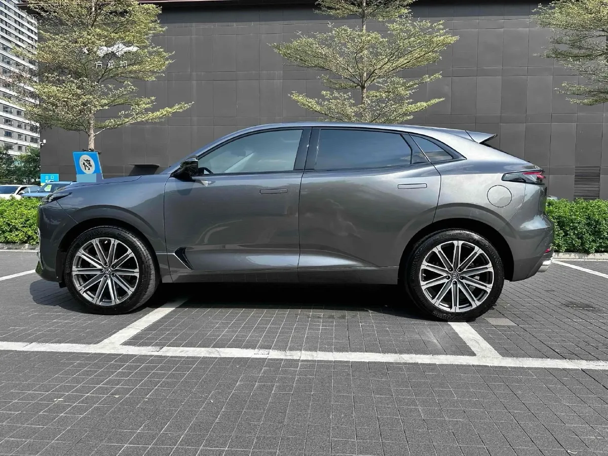 2021 ChangAn UNI-K 2.0T 233HP L4 8AT,autocango,china used car exporter,china ev exporter,chinese used car exporter,chinese used ev exporter