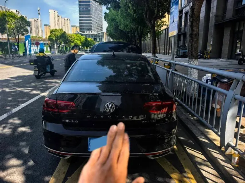 2020 Volkswagen Magotan 2.0T 186HP L4 7DCT,autocango,china used car exporter,china ev exporter,chinese used car exporter,chinese used ev exporter