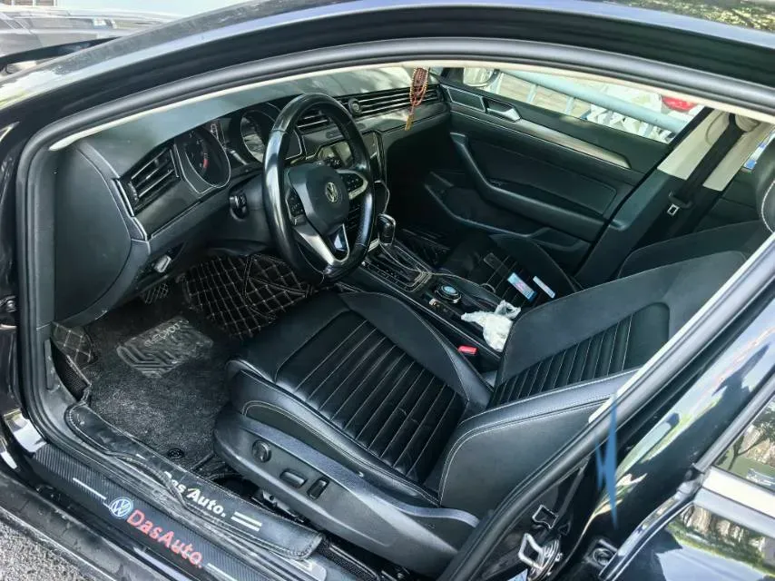 2020 Volkswagen Magotan 2.0T 186HP L4 7DCT,autocango,china used car exporter,china ev exporter,chinese used car exporter,chinese used ev exporter