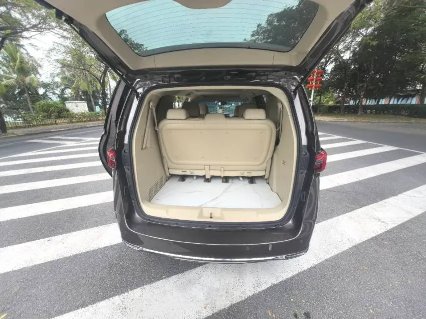 2023 Buick GL8 2.0T 237HP L4 9AT,autocango,china used car exporter,china ev exporter,chinese used car exporter,chinese used ev exporter