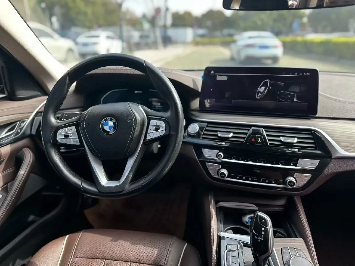 2021 BMW 5 Series 2.0T 184HP L4 8AT PHEV 17.7KWH,autocango,china used car exporter,china ev exporter,chinese used car exporter,chinese used ev exporter