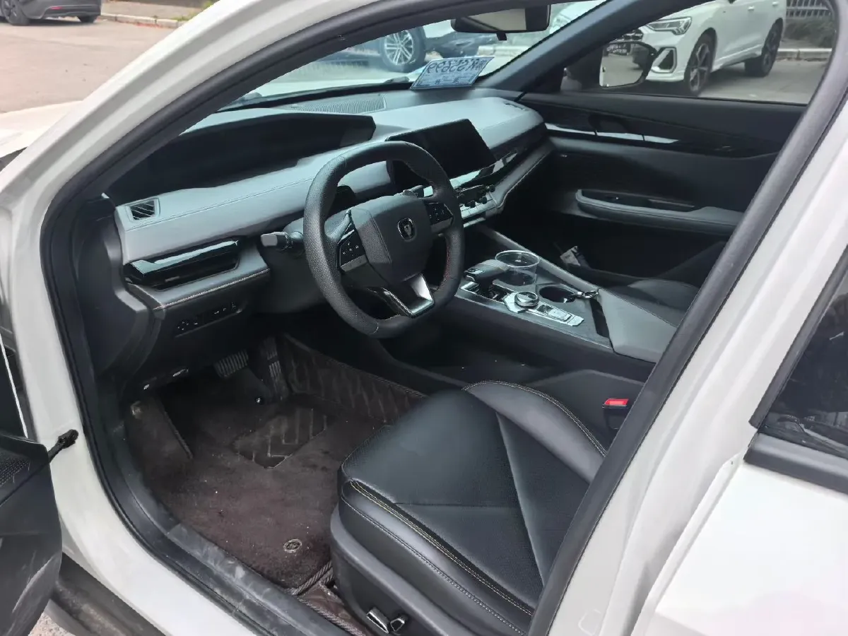 2022 ChangAn UNI-V 1.5T 188HP L4 7DCT,autocango,china used car exporter,china ev exporter,chinese used car exporter,chinese used ev exporter