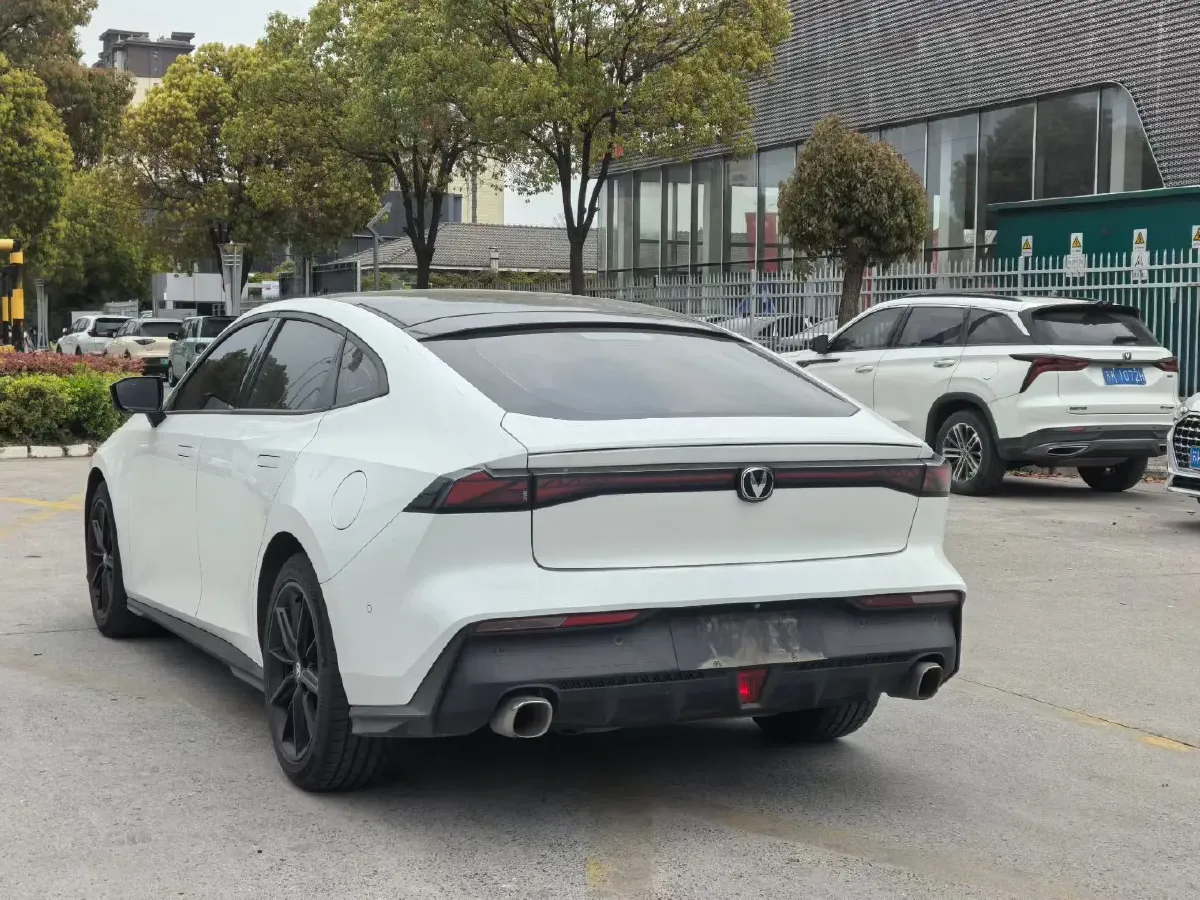 2022 ChangAn UNI-V 1.5T 188HP L4 7DCT,autocango,china used car exporter,china ev exporter,chinese used car exporter,chinese used ev exporter