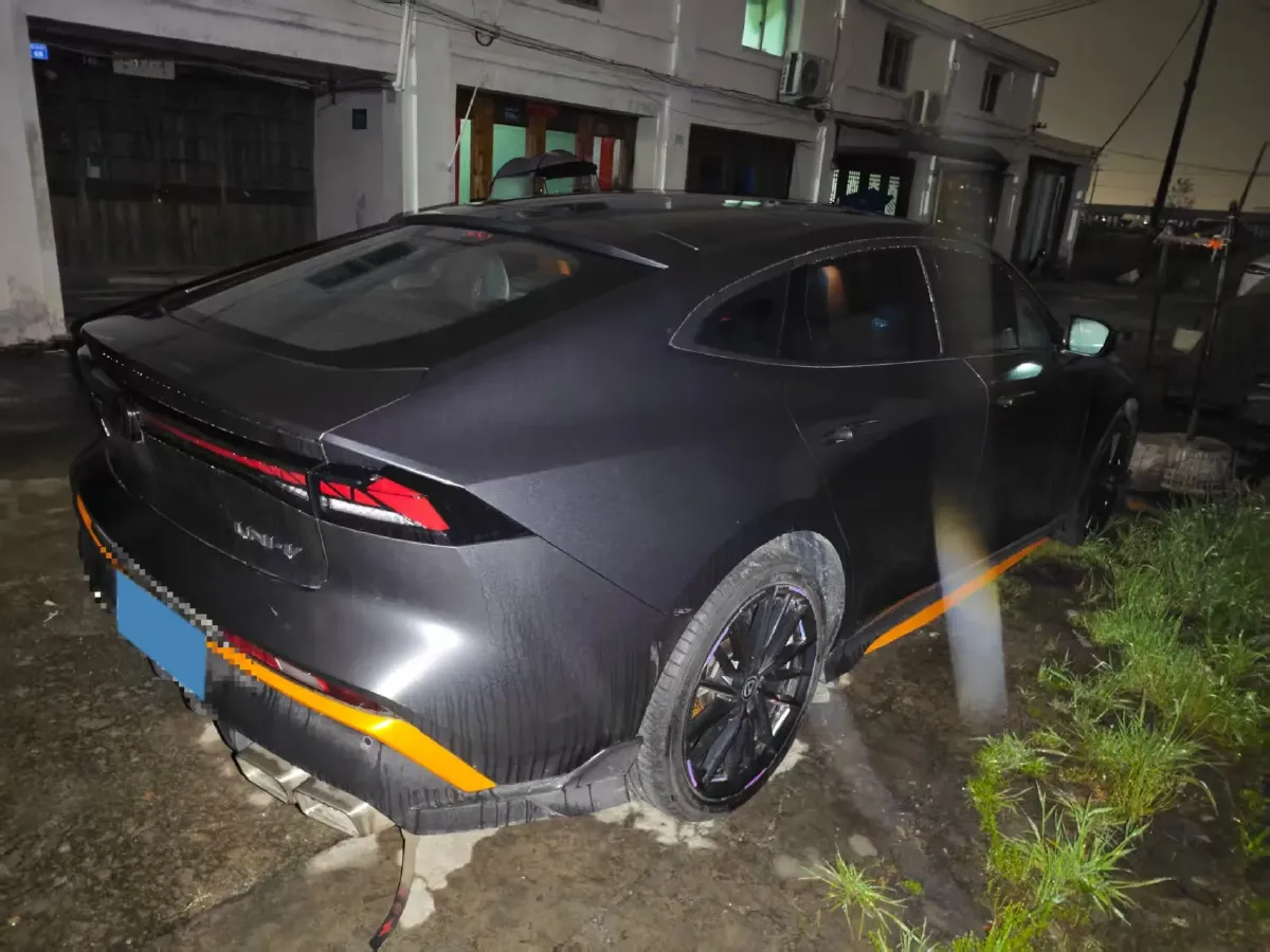 2024 ChangAn UNI-V 1.5T 188HP L4 7DCT,autocango,china used car exporter,china ev exporter,chinese used car exporter,chinese used ev exporter